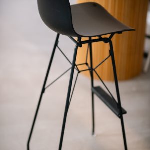 Scaun bar cu finisaj negru Troy - OUTLET